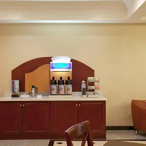 Express & Angeles Airport By Ihg Hotel